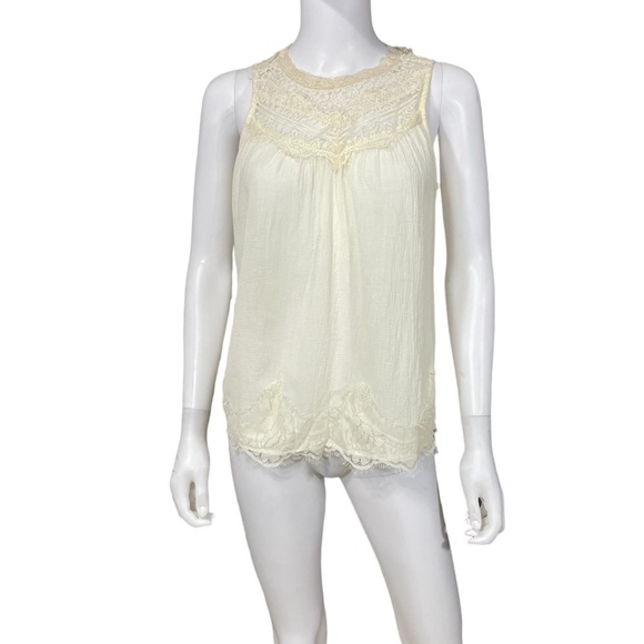 Umgee Ivory Sleeveless Lace Top
New - Picture 3 of 10
